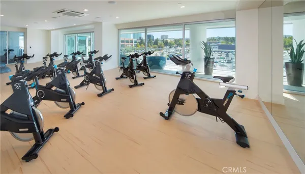 $2,377 | 6235 Topanga Canyon Boulevard, Unit 568, Woodland Hills, CA 91367