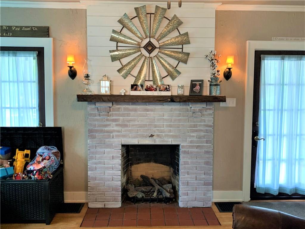 635 East Pike Road Indiana, PA 15701 - Photo 2 of 22