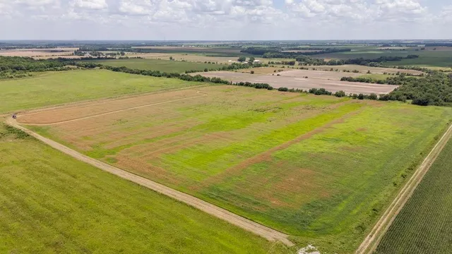 $450,300 | 2 90th Lane, Liberal, MO 64762