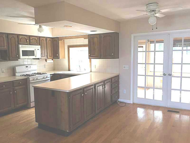 4156 Post Road, Unit 19 Warwick, RI 02818 - Photo 5 of 11 Kitchen.