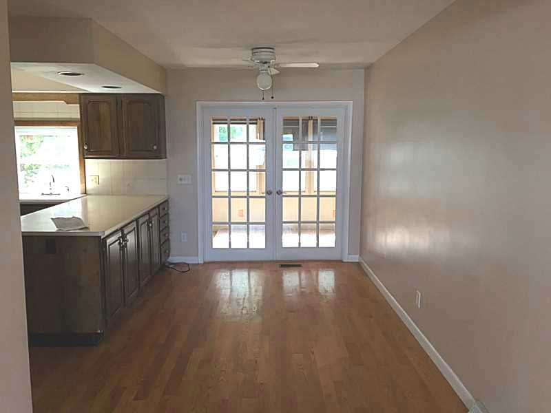 4156 Post Road, Unit 19 Warwick, RI 02818 - Photo 6 of 11 Dining Room.