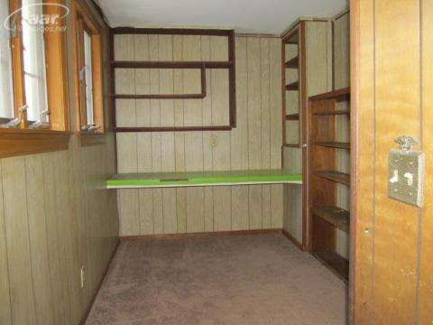 4304 Springfield Street Burton, MI 48509 - Photo 19 of 29 20144860-18.JPG