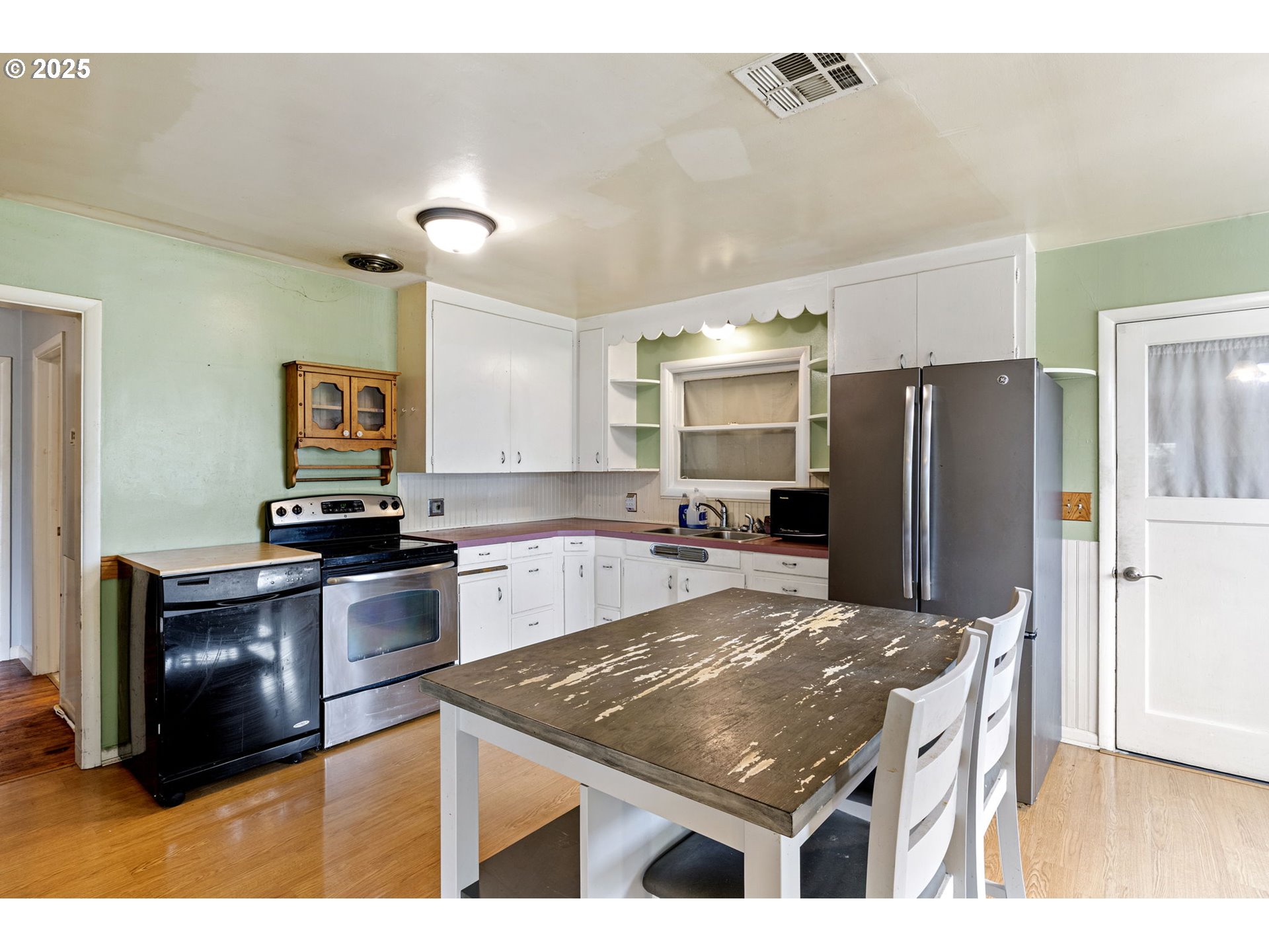 500 East B Avenue Drain, OR 97435 - Photo 16 of 48