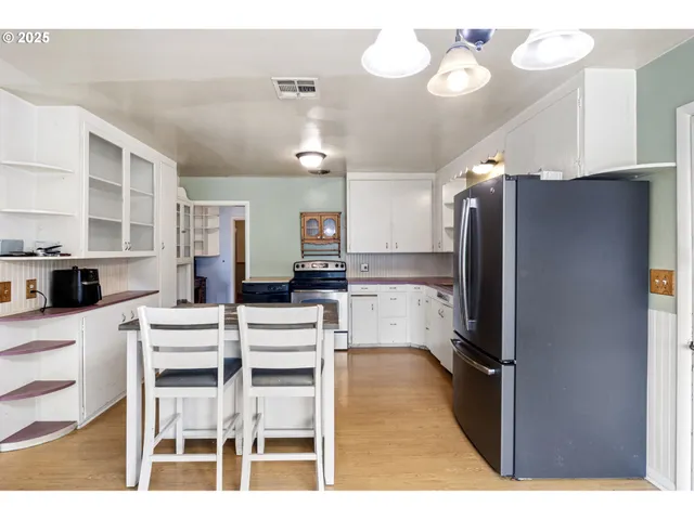 $349,000 | 500 East B Avenue, Drain, OR 97435