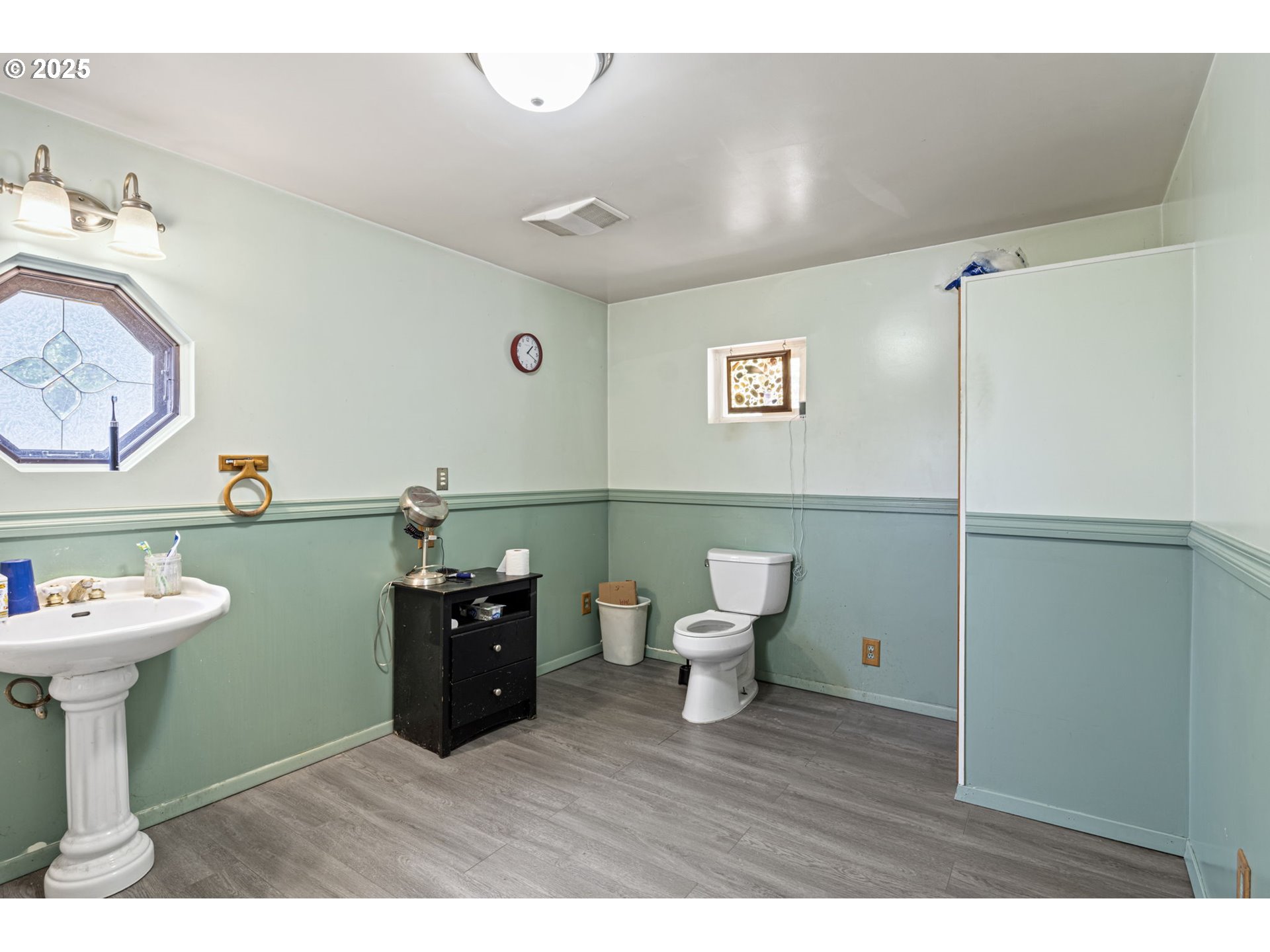 500 East B Avenue Drain, OR 97435 - Photo 25 of 48