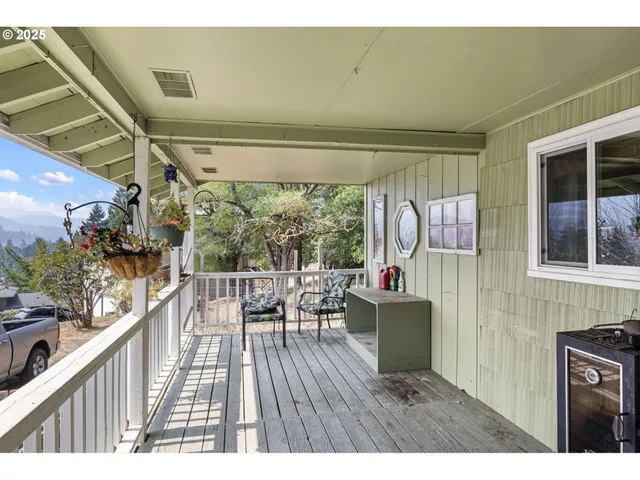 $349,000 | 500 East B Avenue, Drain, OR 97435