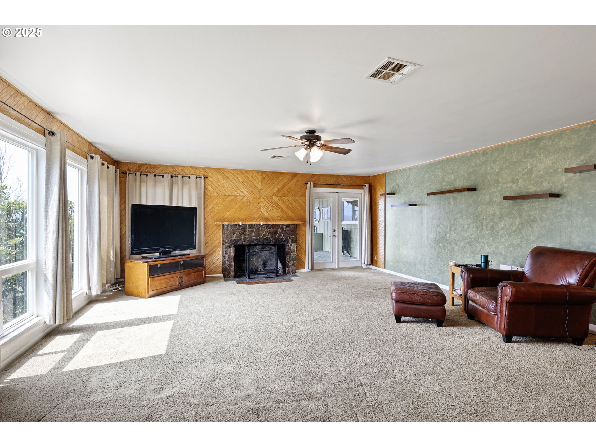 500 East B Avenue Drain, OR 97435 - Photo 10 of 48