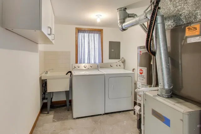 $349,000 | 11242 South Avon Avenue, Alsip, IL 60803