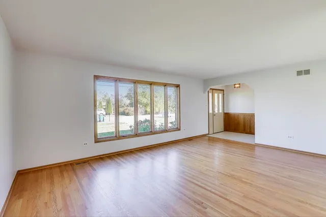 $349,000 | 11242 South Avon Avenue, Alsip, IL 60803