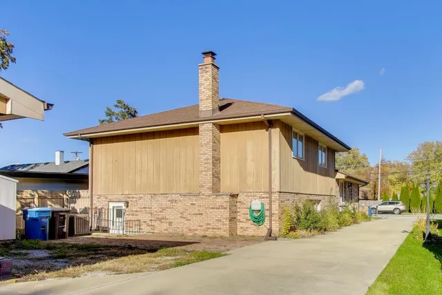 $349,000 | 11242 South Avon Avenue, Alsip, IL 60803