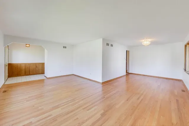 $349,000 | 11242 South Avon Avenue, Alsip, IL 60803