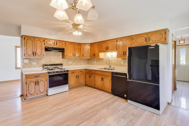 $349,000 | 11242 South Avon Avenue, Alsip, IL 60803