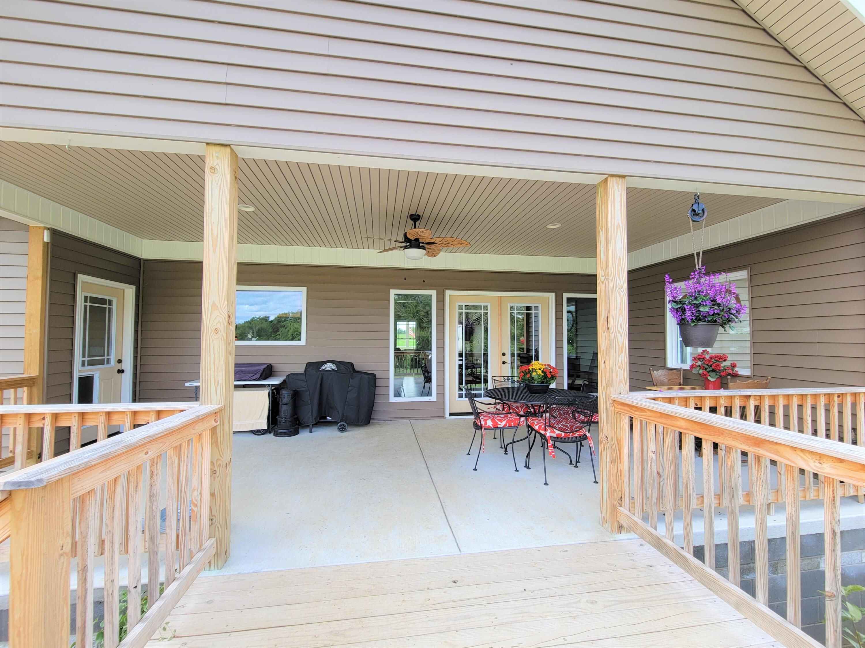 554 Island Ford Road Lancing, TN 37770 - Photo 23 of 38 covered back porch