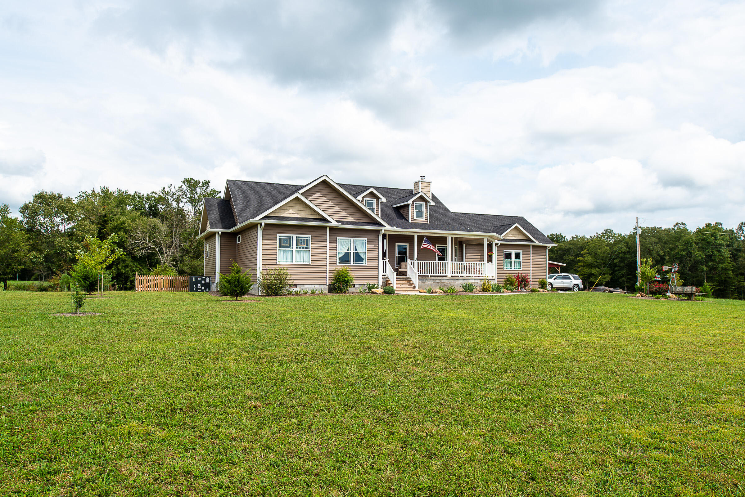 554 Island Ford Road Lancing, TN 37770 - Photo 3 of 38 Beautiful home!