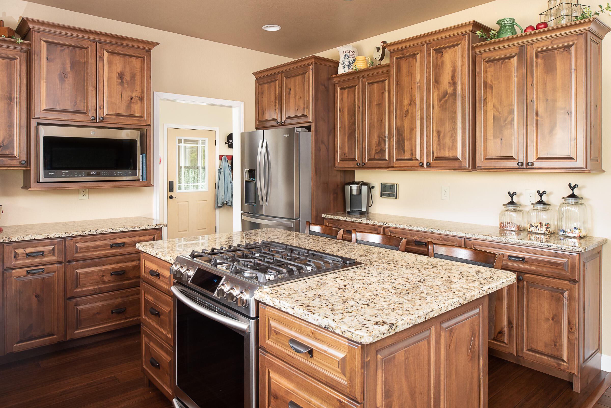 554 Island Ford Road Lancing, TN 37770 - Photo 8 of 38 Center island