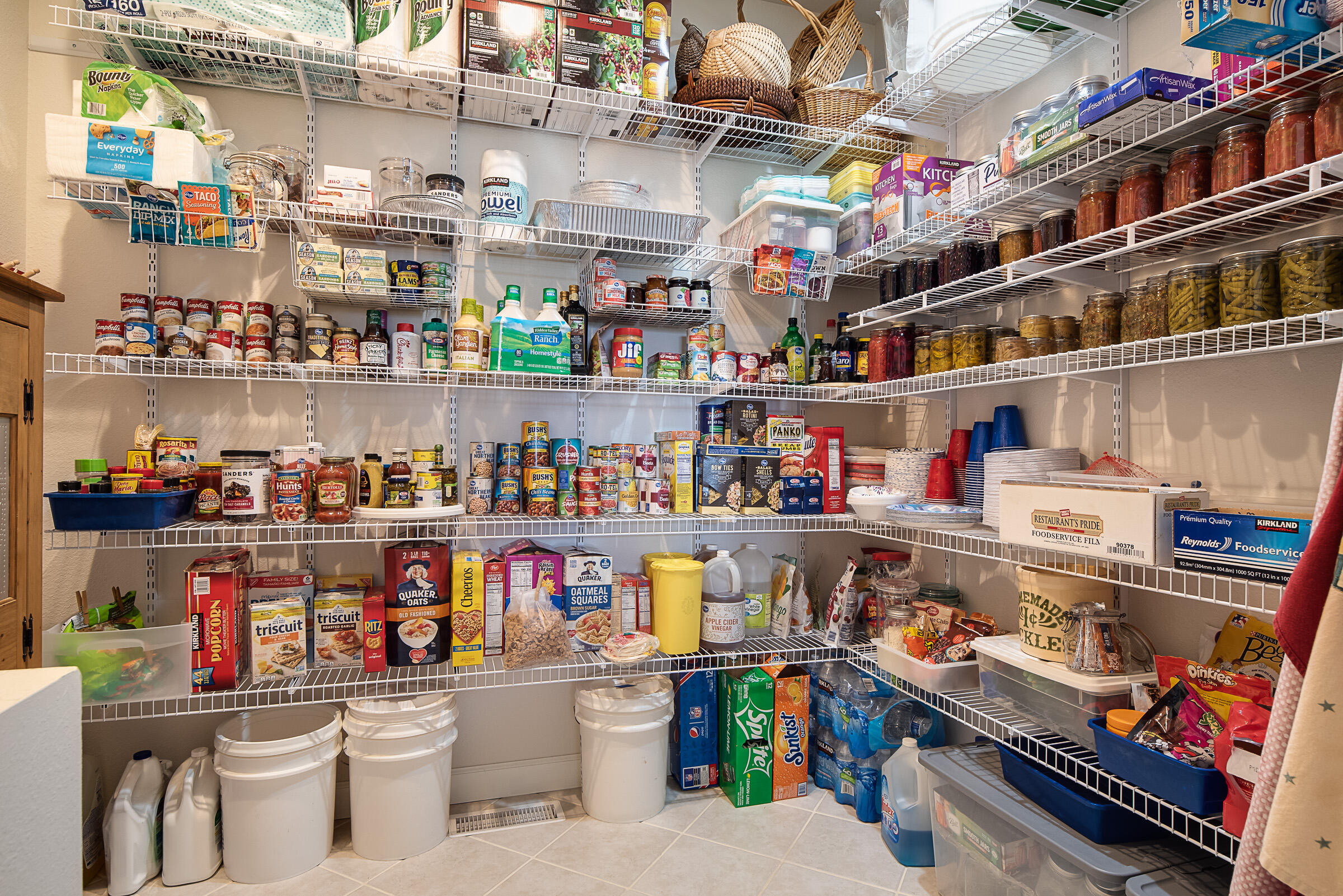 554 Island Ford Road Lancing, TN 37770 - Photo 9 of 38 PANTRY!!!