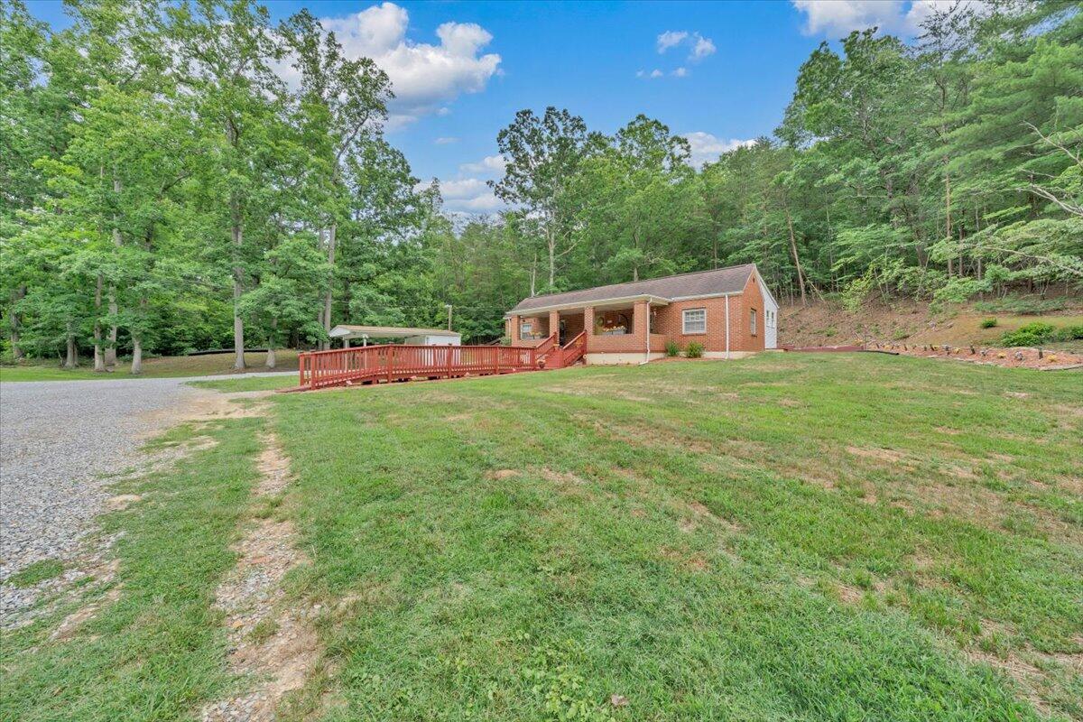 1852 Wildwood Road Salem, VA 24153 - Photo 39 of 48 41-MIB07963