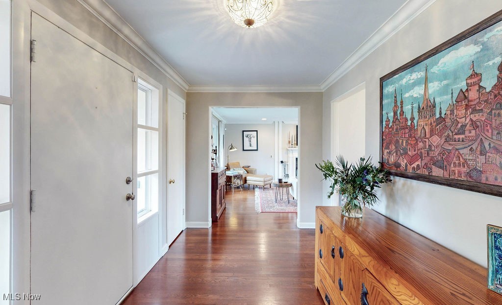 17477 Shelburne Road Cleveland, OH 44118 - Photo 4 of 48 Gallery Image 4