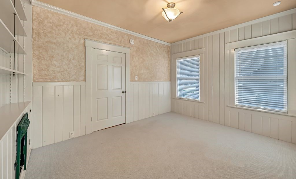 106 30th Street North Waco, TX 76710 - Photo 29 of 47 a view of an empty room with a window