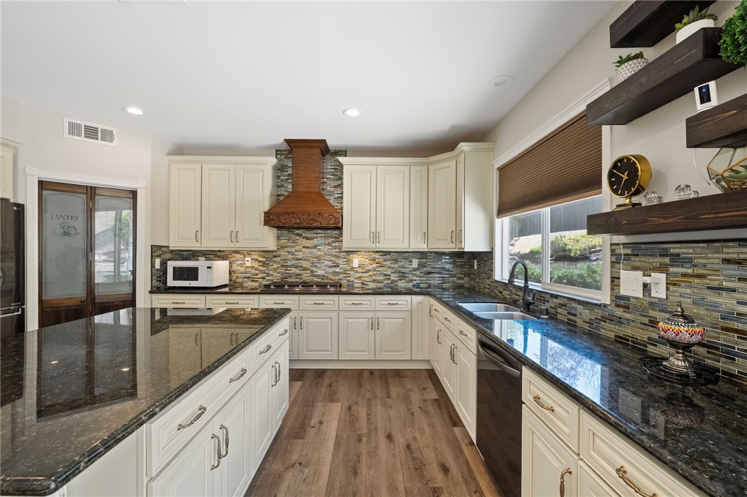 25004 Crestpeak Court Menifee, CA 92584 - Photo 19 of 60