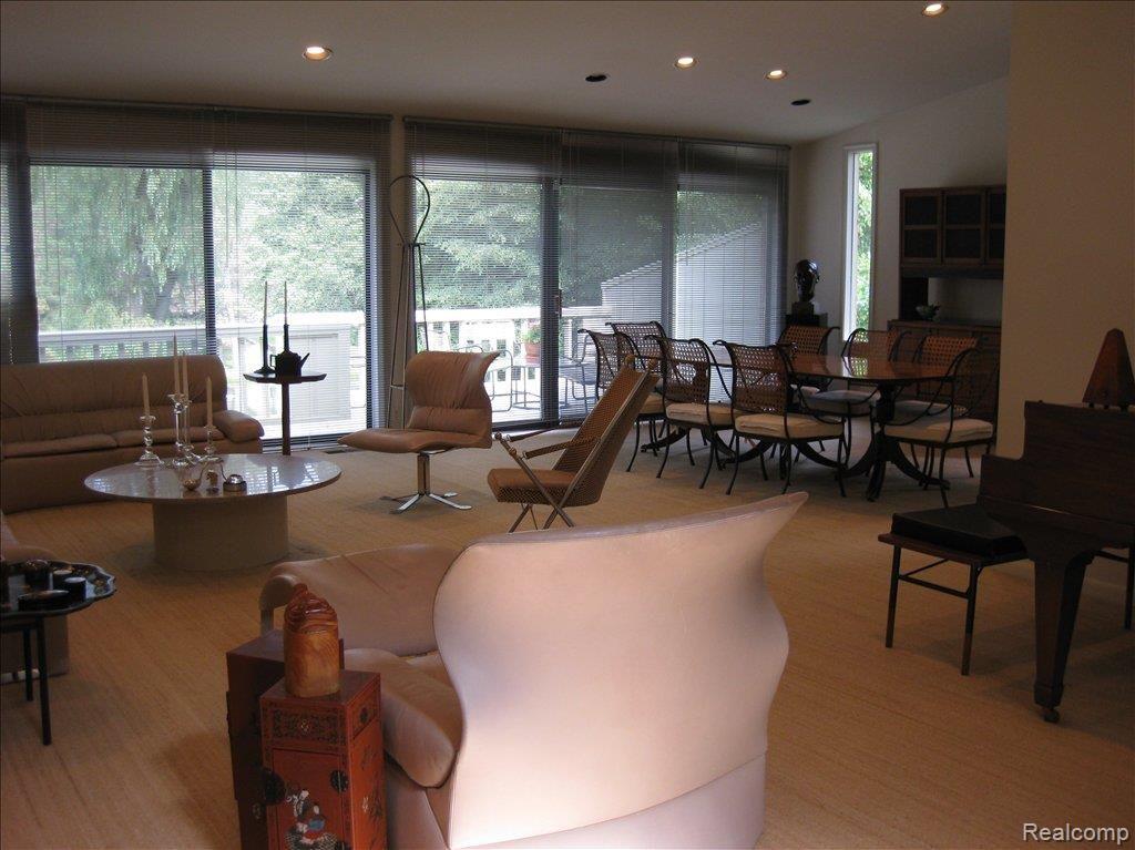 7136 Suncrest Road West Bloomfield, MI 48322 - Photo 9 of 19 IMG_0623