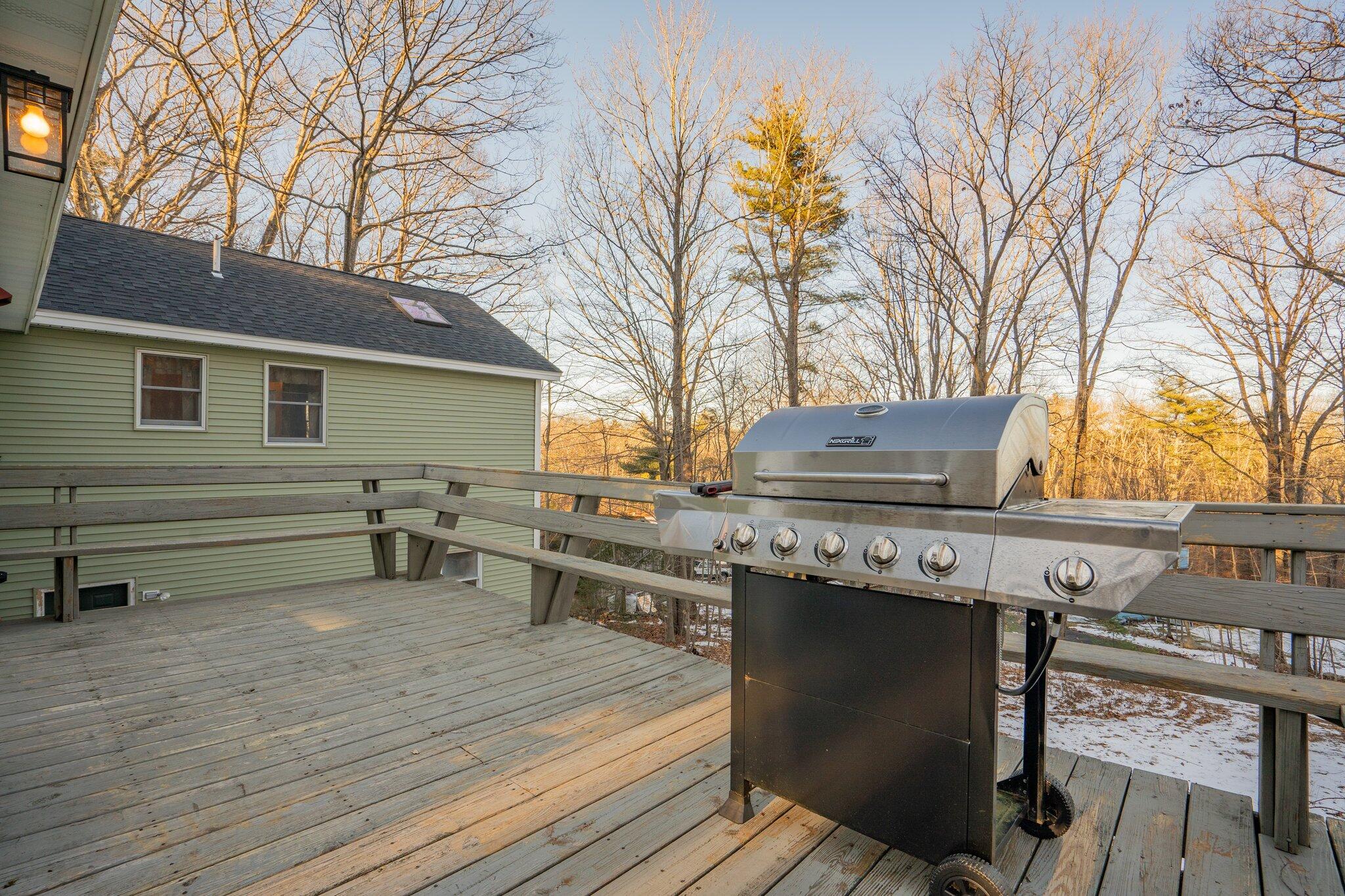 10 Groundnut Hill Road Cape Neddick, ME 03902 - Photo 5 of 54 10 groundnut deck 2
