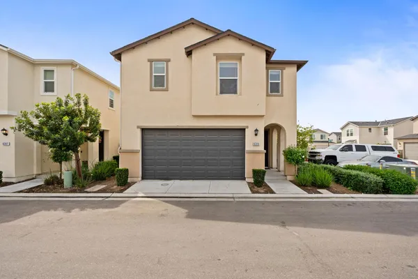 $400,000 | 6389 East Moscato Drive, Fresno, CA 93727