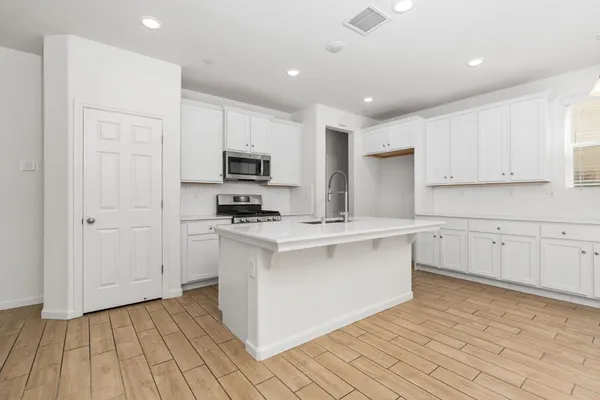 $400,000 | 6389 East Moscato Drive, Fresno, CA 93727