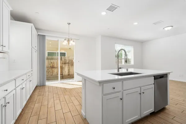$400,000 | 6389 East Moscato Drive, Fresno, CA 93727