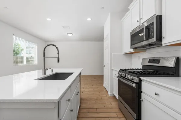 $400,000 | 6389 East Moscato Drive, Fresno, CA 93727