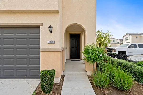 $400,000 | 6389 East Moscato Drive, Fresno, CA 93727