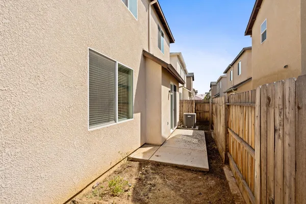 $400,000 | 6389 East Moscato Drive, Fresno, CA 93727