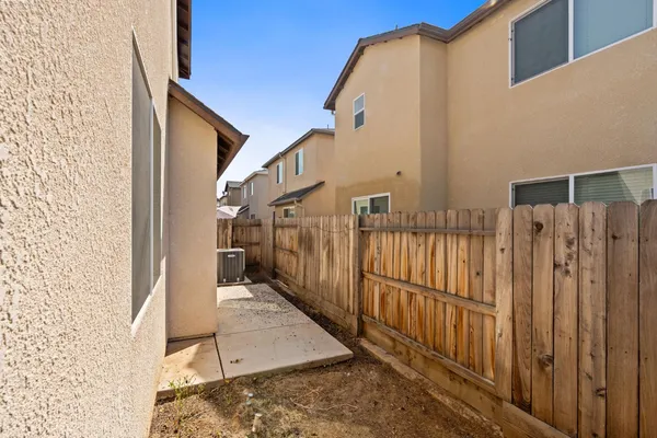 $400,000 | 6389 East Moscato Drive, Fresno, CA 93727