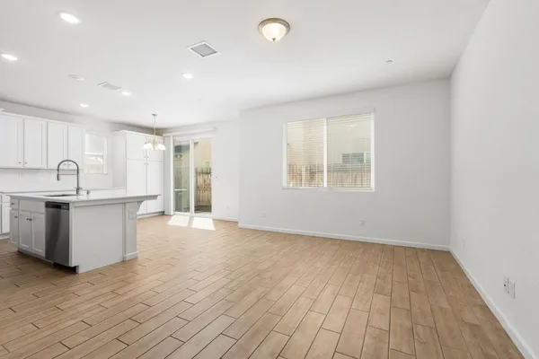 $400,000 | 6389 East Moscato Drive, Fresno, CA 93727