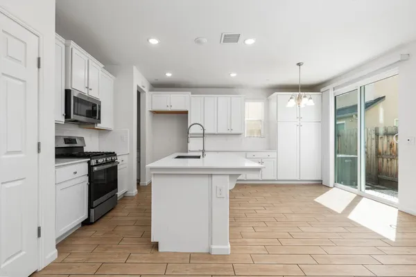 $400,000 | 6389 East Moscato Drive, Fresno, CA 93727