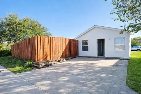 $2,500 | 2111 Sheraton Drive, Carrollton, TX 75007