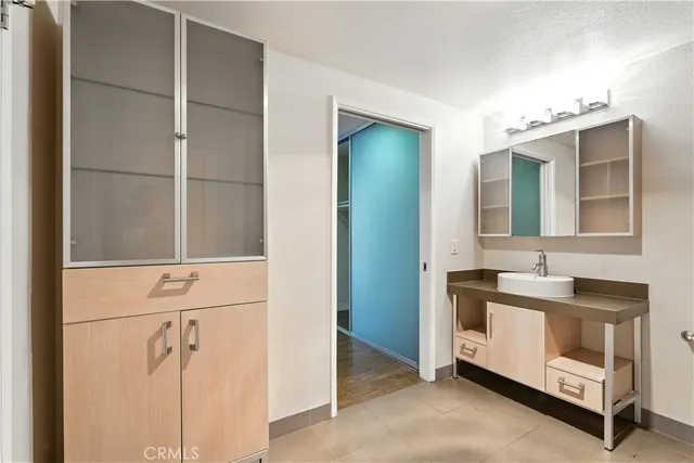 a view of a parking space