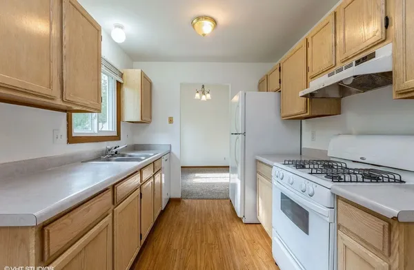 $2,550 | 664 Regent Drive, Crystal Lake, IL 60014