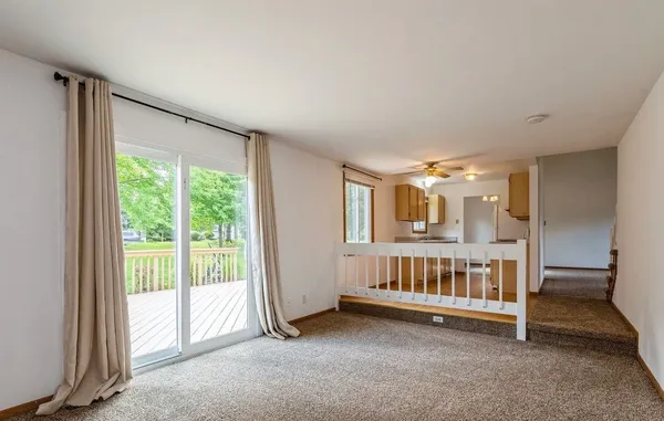 $2,550 | 664 Regent Drive, Crystal Lake, IL 60014
