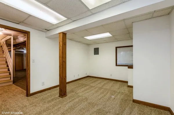 $2,550 | 664 Regent Drive, Crystal Lake, IL 60014