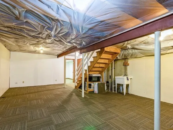 $2,550 | 664 Regent Drive, Crystal Lake, IL 60014