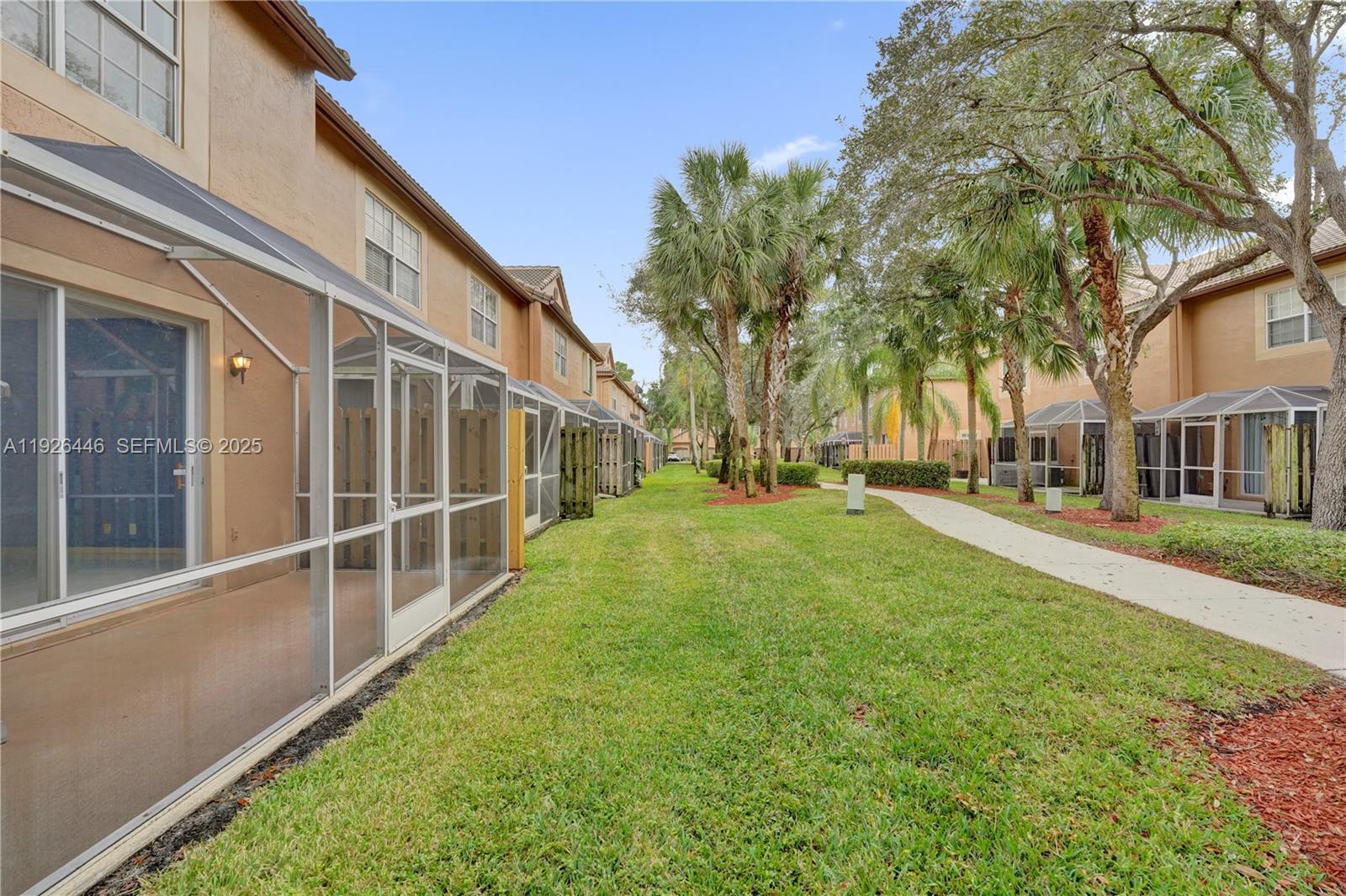 1435 Barcelona Way, Unit 527 Weston, FL 33327 - Photo 17 of 30