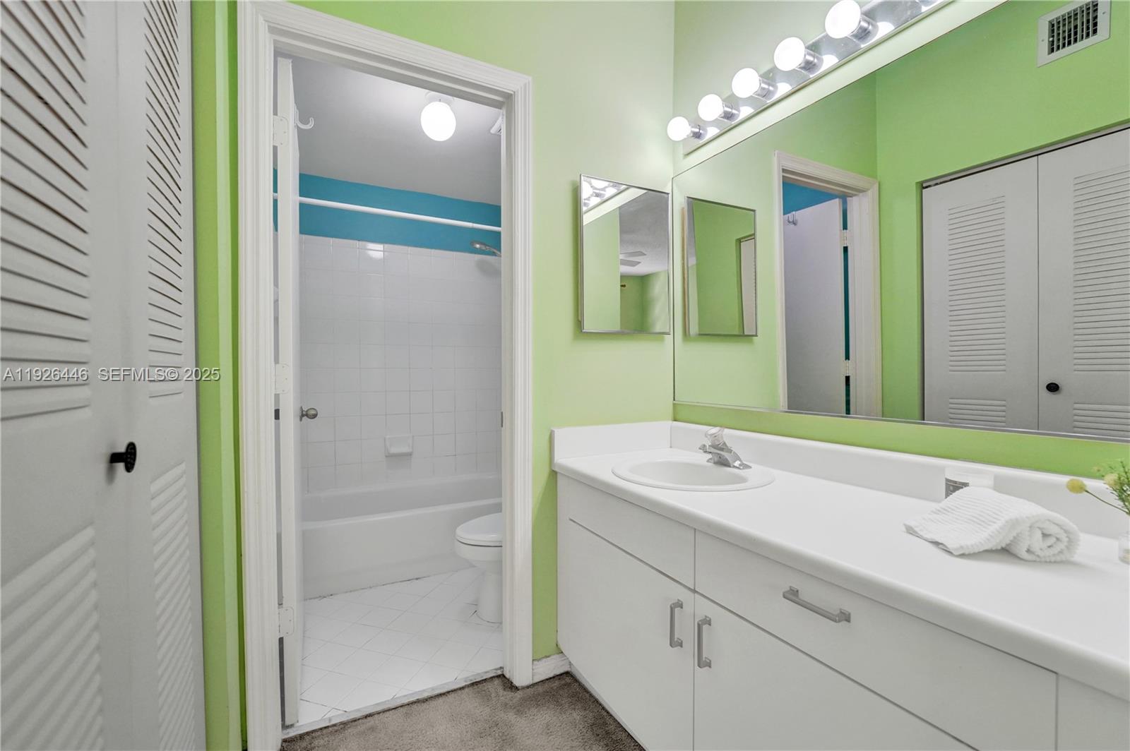 1435 Barcelona Way, Unit 527 Weston, FL 33327 - Photo 24 of 30