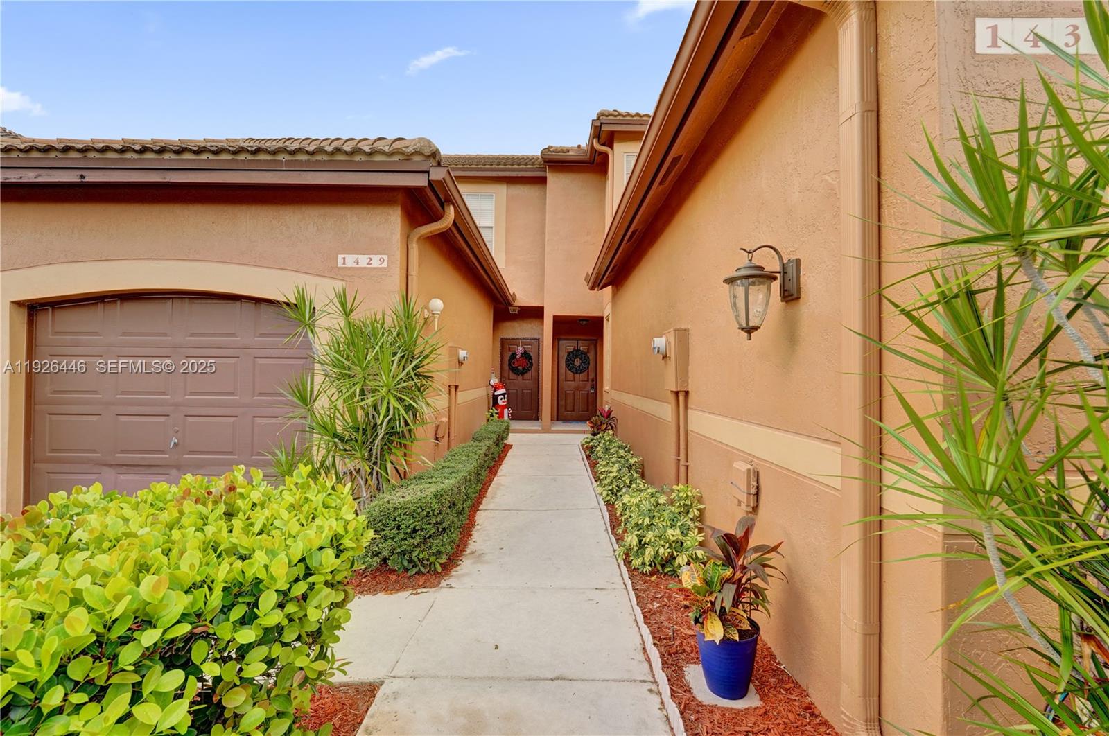 1435 Barcelona Way, Unit 527 Weston, FL 33327 - Photo 3 of 30