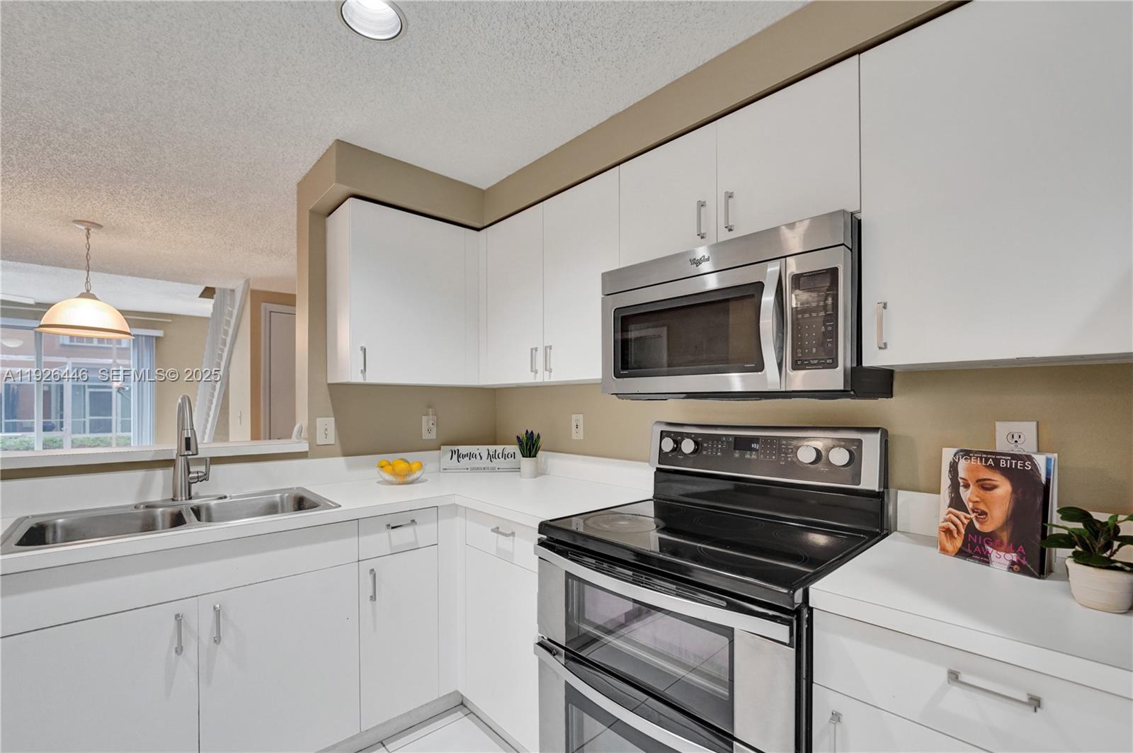 1435 Barcelona Way, Unit 527 Weston, FL 33327 - Photo 6 of 30