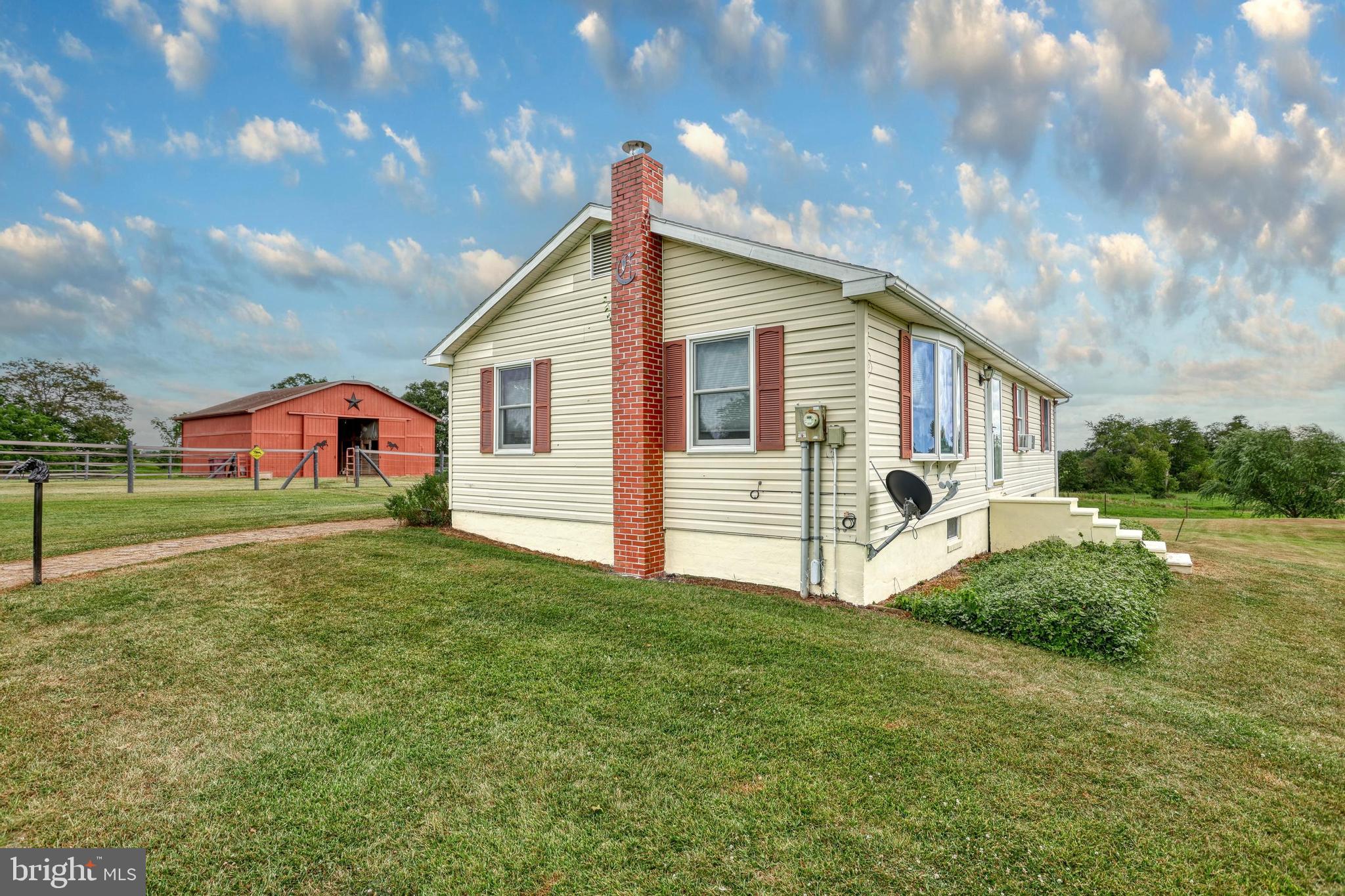 425 Winding Brook Road Biglerville, PA 17307 - Photo 2 of 60