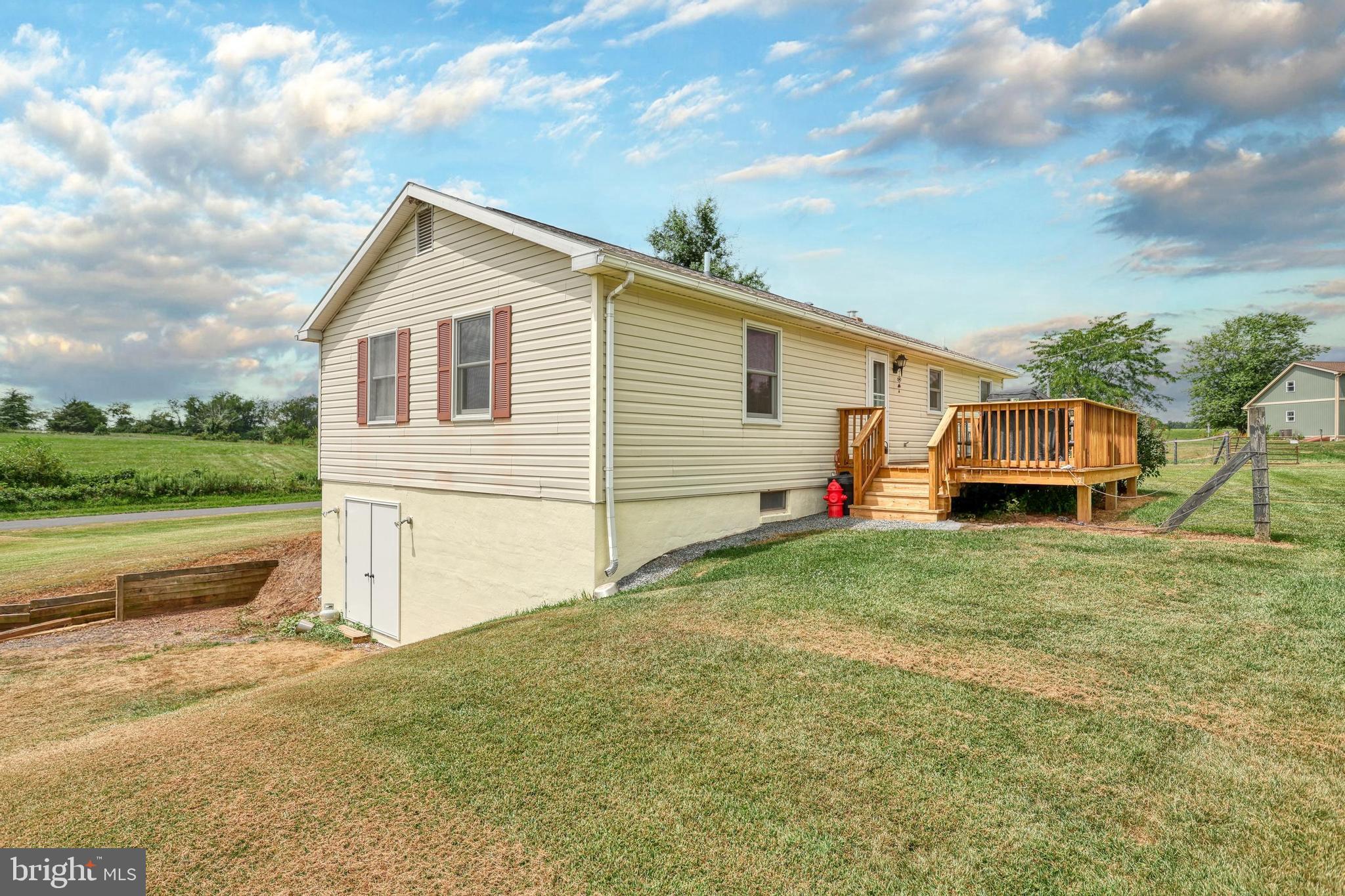 425 Winding Brook Road Biglerville, PA 17307 - Photo 5 of 60