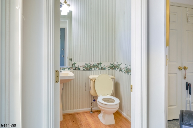 53 Castleton Road Princeton, NJ 08540 - Photo 4 of 24