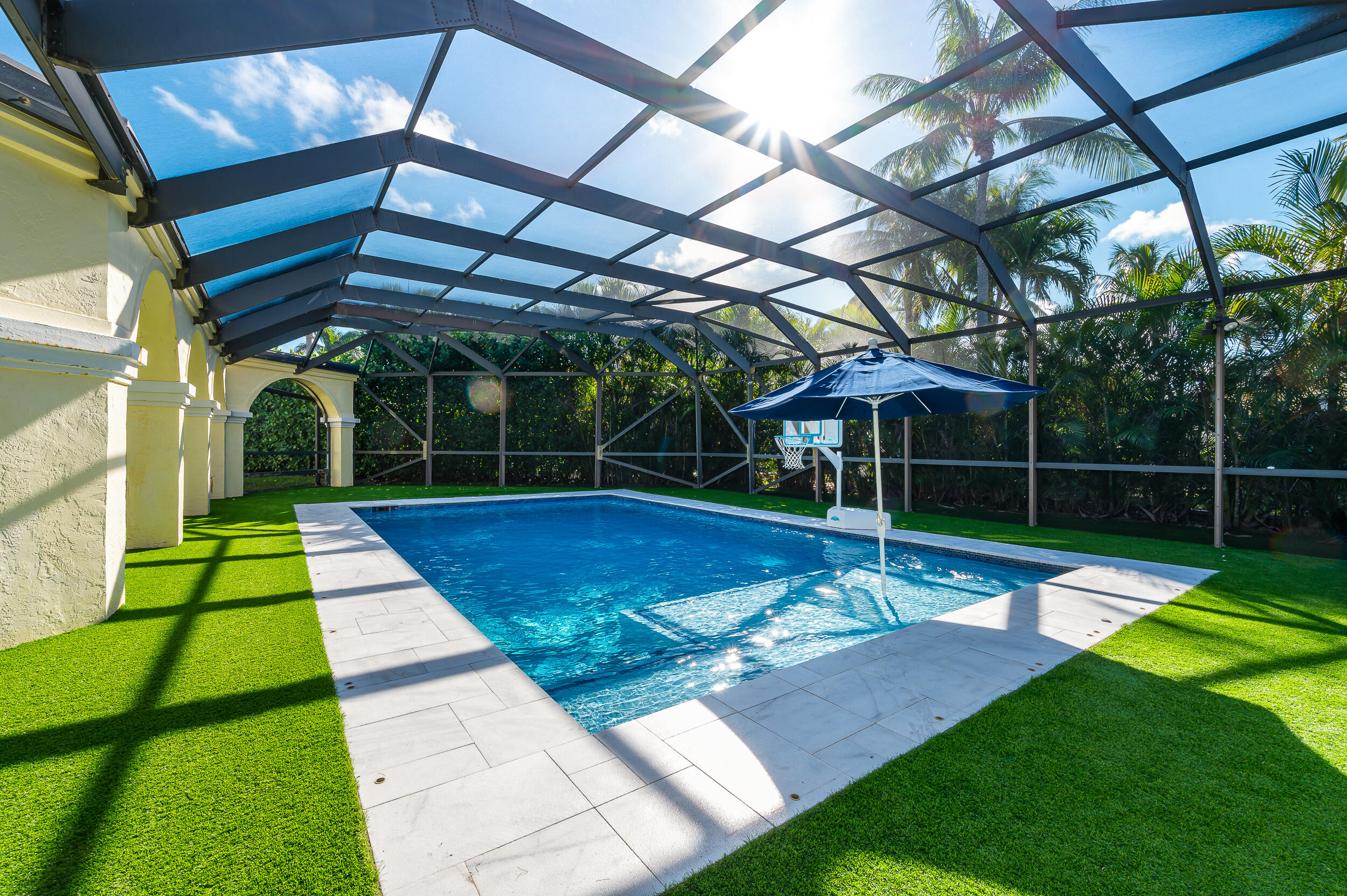 7751 Northeast Palm Way  