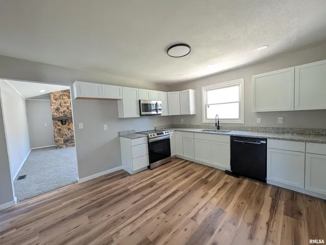 $229,900 | 6403 North Talisman Terrace, Peoria, IL 61615